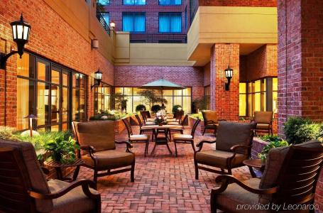 Sheraton Suites Old Town - 42