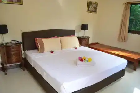 Home Stay Stc Bed And Breakfast - 43
