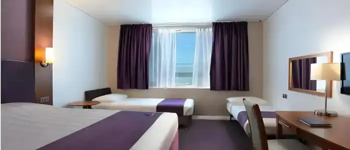 Premier Inn Dubai Silicon Oasis - 4