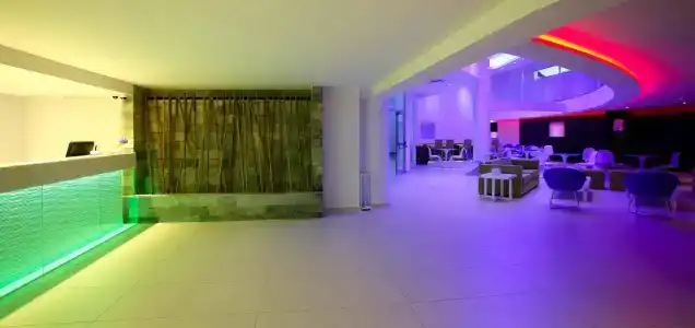 Limanaki Beach & Suites - 11