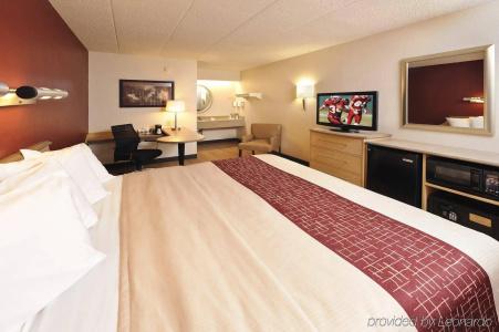 Red Roof Inn Virginia Beach - 4
