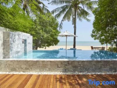 Veranda Pool Suite - 130