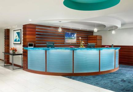 Courtyard by Marriott Waikiki Beach - 1
