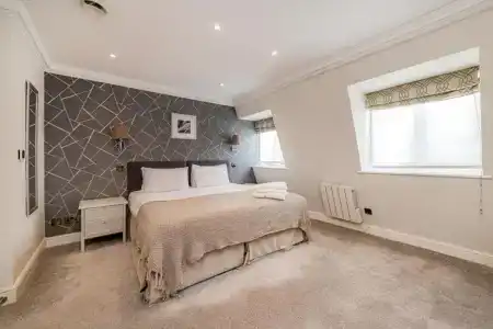 Queensgate Court - 46