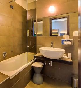 Best Western Plus Farnese - 46