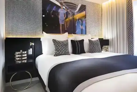 Hôtel Dress Code - 11