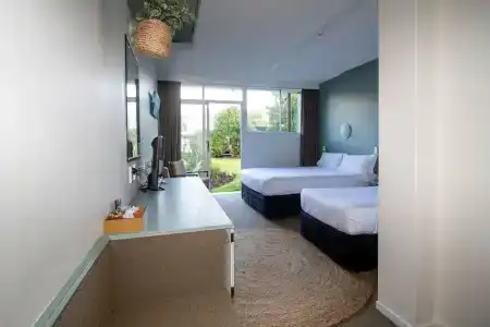 The Avenue - 110