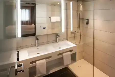 Loginn Stuttgart Zuffenhausen - 34