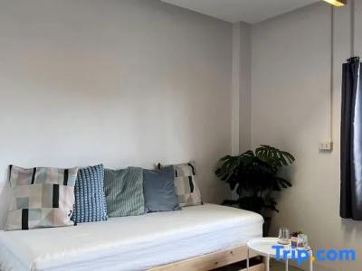 Hugger Guest House - 43