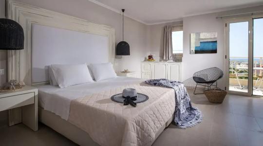 Notos Heights & Suites - 251