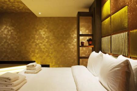 Manzo's Suites - 90
