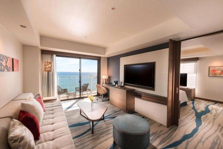 DoubleTree by Hilton Okinawa Chatan Resort - 4