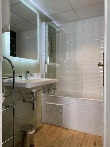 Hôtel Saint Martin Bastille - 51