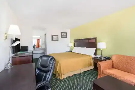 Knights Inn - 28