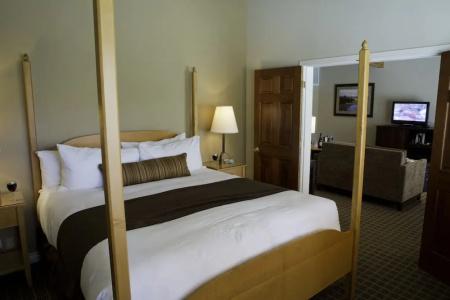 Pine Ridge Inn - 41
