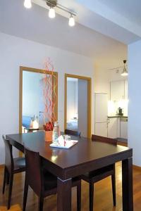 La Cour Des Augustins Boutique Gallery Design - 70