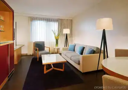 Sheraton Frankfurt Airport & Conference Center - 7