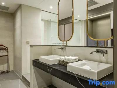 Le Sands Oceanfront Danang - 32