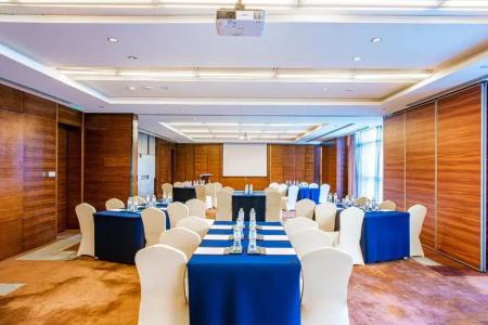 Holiday Inn Qingdao City Center, An Ihg - 18
