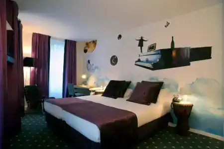 Hôtel du Triangle d'Or - 52