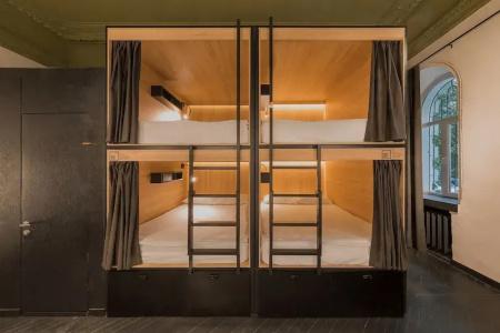 Globe Runner Hostel - 25