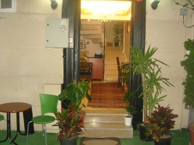 Sofia Corner - 11