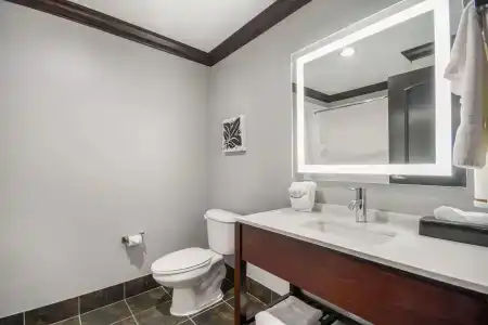 Hawthorn Suites by Wyndham - 9