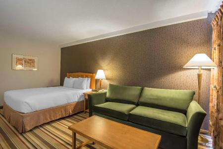 DoubleTree by Hilton North - 35
