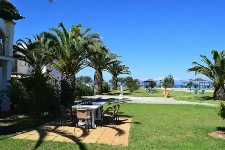 s&c Kosmos Beach Resort - 76