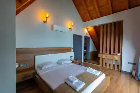 Santana Otel - 273