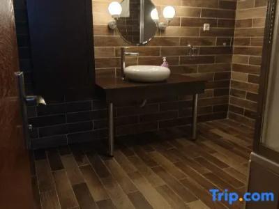 Royal Garden Suite - 80