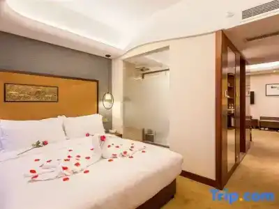 Lujia International - 107