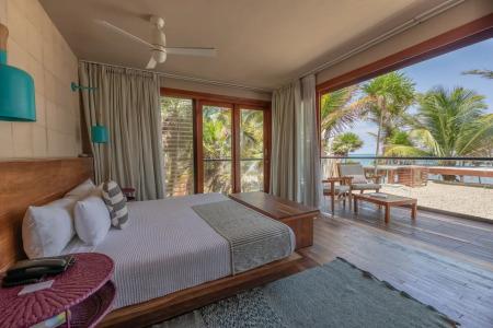 Mi Amor a Colibri Boutique-Adults Only - 3