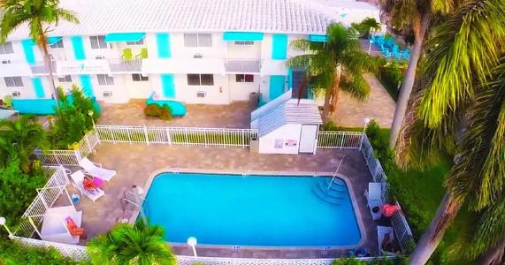 Hollywood Beachside Boutique Suite - 10
