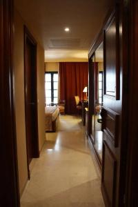 Hôtel Le Consul - 9