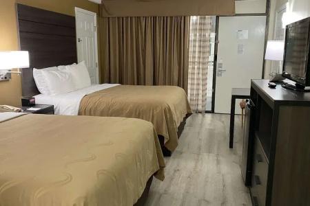Quality Inn - Hwy 76 Central - 40