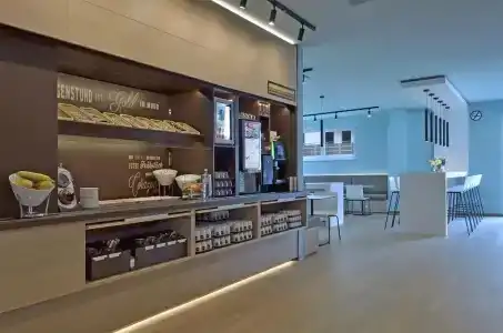 Nash Suites Airport - 21