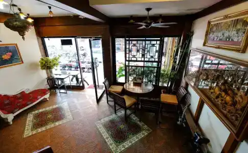 The Red Balcony Inn - 6