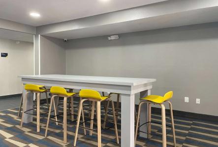 Microtel Inn and Suites by Wyndham / Shreveport - 16