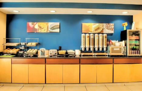 Fairfield Inn by Marriott - 10