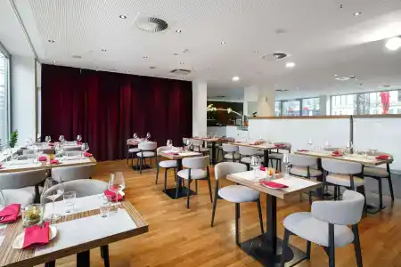 Park Inn by Radisson Frankfurt Airport - 16
