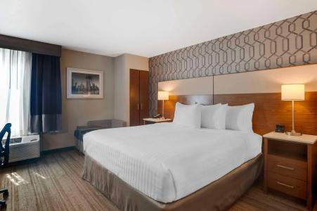 Best Western Plus Commerce - 5