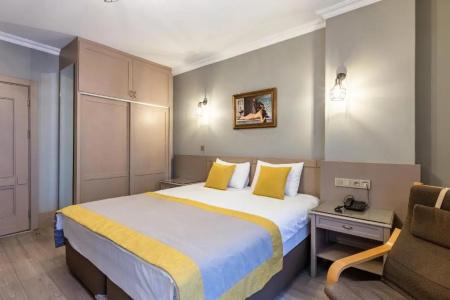 Seraglio & Suites - 76
