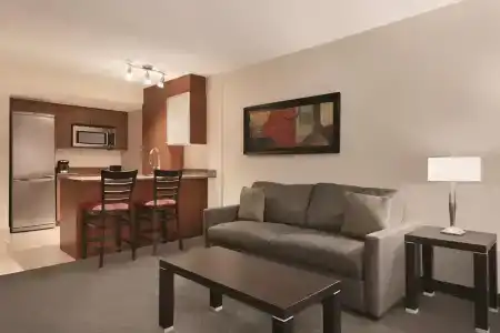 Embassy Suites by Hilton - - 42