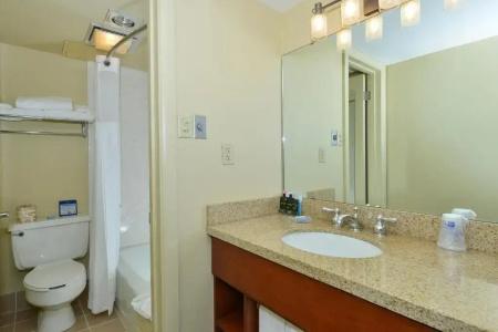 Best Western Plus Clocktower Inn - 43
