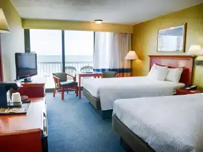 Holiday Inn Express & Suites Virginia Beach Oceanfront, An Ihg - 4