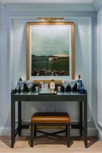 Merrion Row and Public House - 37