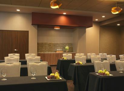 The Broadway - a DoubleTree by Hilton - 20