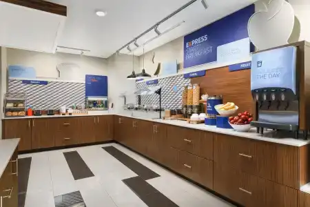 Holiday Inn Express & Suites-Yosemite Park Area, an IHG - 20