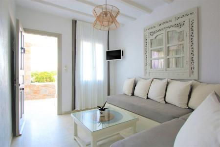 Parian Lithos Residence - 39